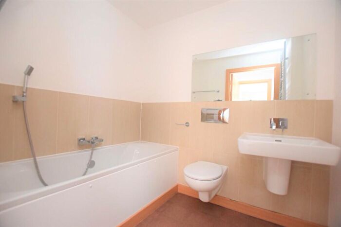 2 Bedroom Apartment To Rent In Sail House, Colchester, CO2
