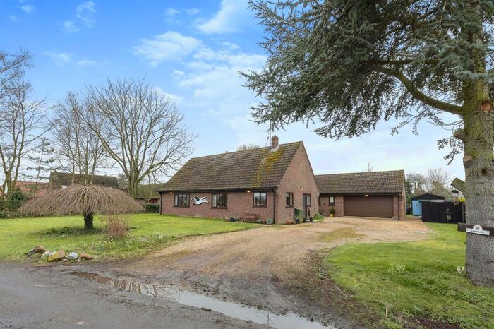 4 Bedroom Detached Bungalow For Sale In Short Grove Lane, Hopton, Diss, IP22