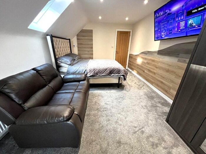 Studio To Rent In Friar Gate, Derby, Derbyshire, Low Security Deposit, DE1