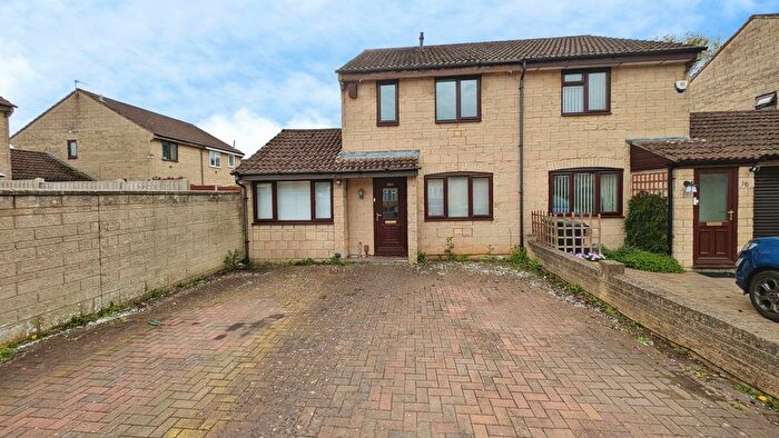 3 Bedroom Semi-Detached House For Sale In Stirling Close, Yate, Bristol, BS37