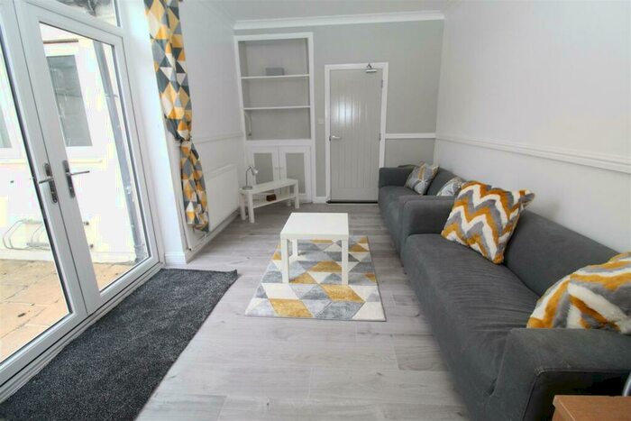 7 Bedroom Private Hall To Rent In Lisvane Street, Cathays, Cardiff, CF24