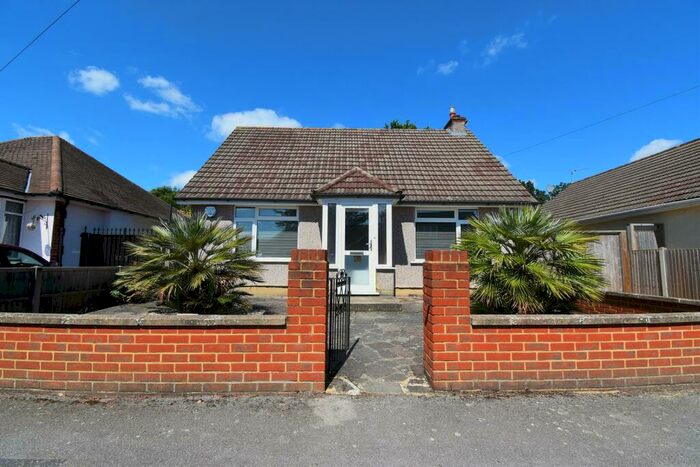 2 Bedroom Detached Bungalow To Rent In Linden Avenue, Ruislip, HA4