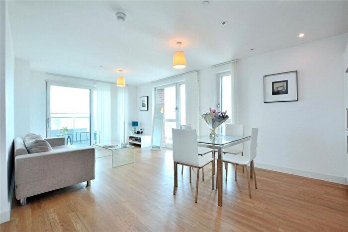 3 Bedroom Flat To Rent In Marner Point, London, E3