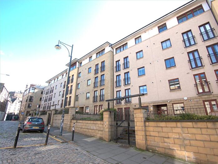2 Bedroom Flat To Rent In High Riggs, Edinburgh, Midlothian, EH3