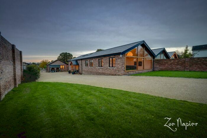 5 Bedroom Barn Conversion For Sale In Magdalen Laver, CM16