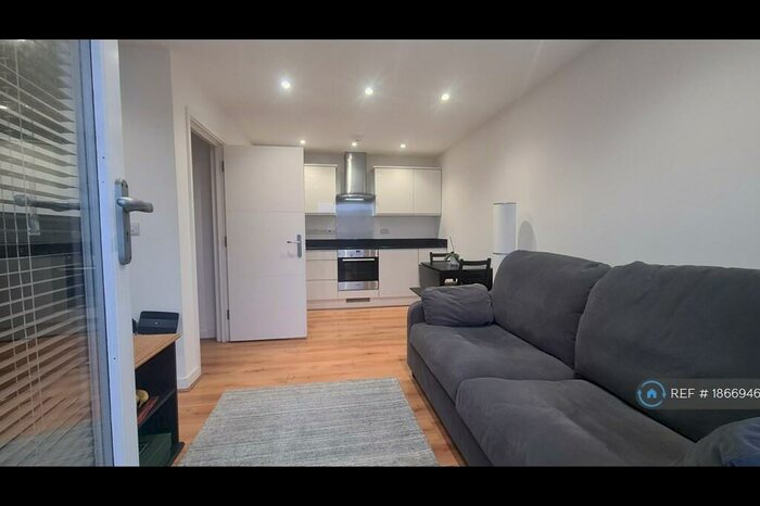 1 Bedroom Flat To Rent In Pedlers Apartments, London, E3