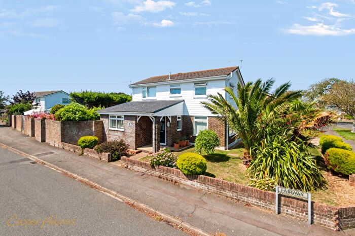 3 Bedroom Detached House For Sale In Fairway, Littlehampton, BN17