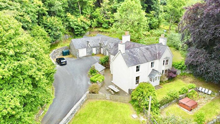 5 Bedroom Detached House For Sale In Maenan, LL26