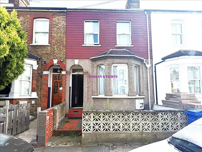 3 Bedroom Terraced House To Rent In Whitehall Road, Grays, Grays, RM17
