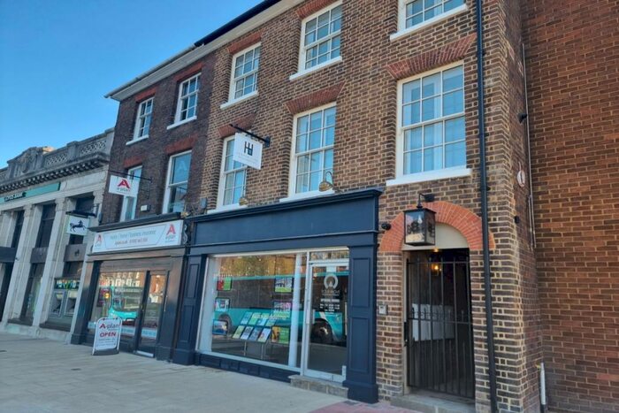 1 Bedroom Flat To Rent In High Street North, Dunstable, Bedfordshire, LU6