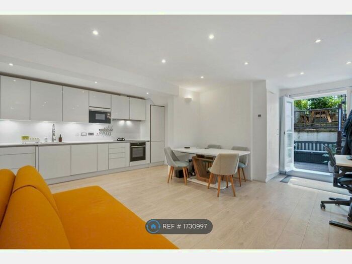 2 Bedroom Flat To Rent In Warwick Road, London, SW5