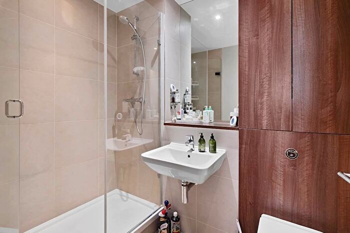 2 Bedroom Flat For Sale In Rossetti Apartments, Saffron Central Square, Croydon, CR0