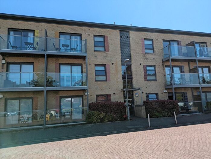 2 Bedroom Flat To Rent In Accord Place, Paisley, Renfrewshire, PA2