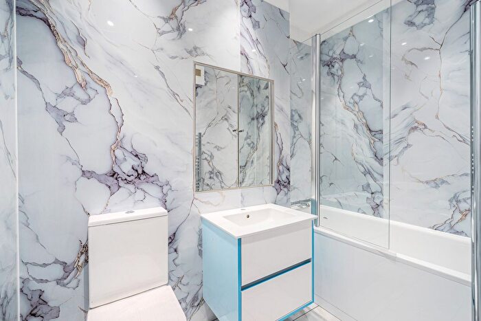 3 Bedroom Flat To Rent In Ormond Yard, St. James's, London, SW1Y