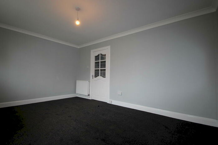 2 Bedroom Maisonette To Rent In Ross Place, Rutherglen, G73