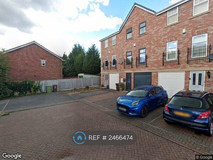 3 Bedroom Semi-Detached House To Rent In The Courtyard, Wakefield, WF2