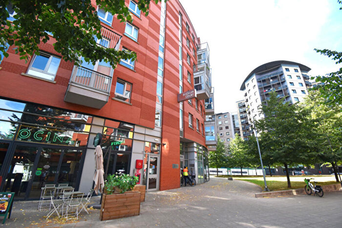 2 Bedroom Apartment To Rent In Eden Grove, London, N7