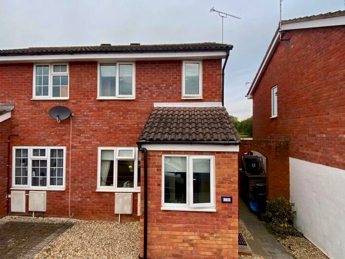 2 Bedroom Semi-Detached House To Rent In Arnold Close, Taunton, TA2