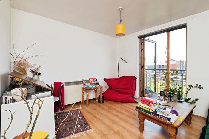 2 Bedroom Flat For Sale In Cremer Street, London, E2