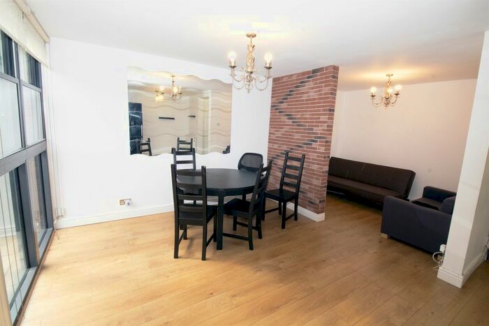 2 Bedroom Maisonette To Rent In Rampayne Street, London, SW1V