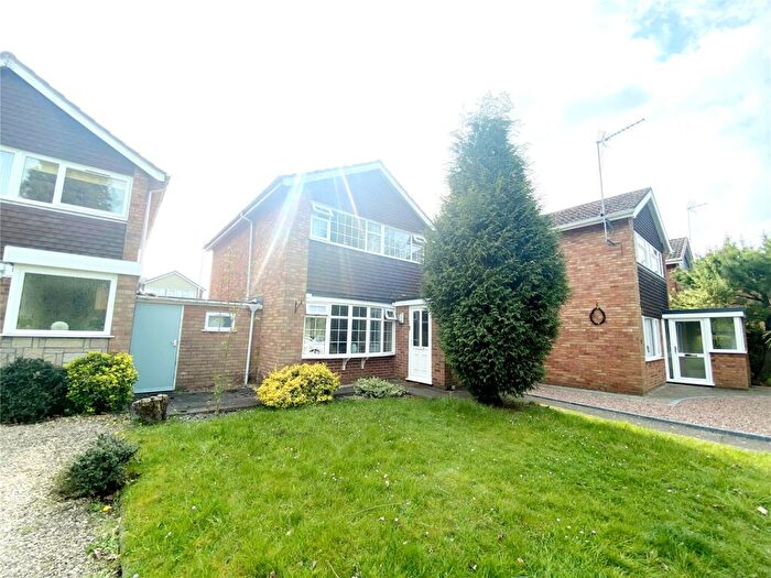 3 Bedroom Link Detached House To Rent In Lower Lickhill Road, Stourport-on-Severn, Worcestershire, DY13