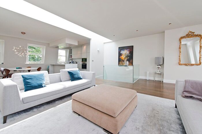4 Bedroom Flat For Sale In Sinclair Road, London, Uk, W14