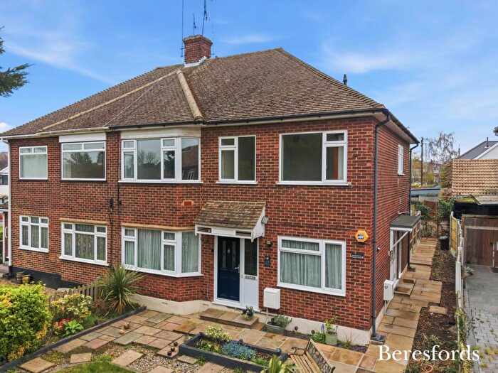 2 Bedroom Maisonette For Sale In Crushes Close, Hutton, CM13