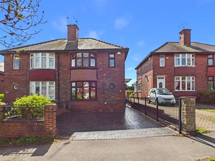 3 Bedroom House For Sale In Thorpe House Rise, Sheffield, S8