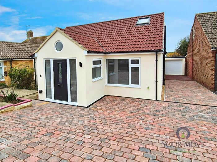 3 Bedroom Detached House To Rent In Paddock Gardens, Polegate, East Sussex, BN26