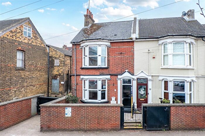 3 Bedroom End Terrace House For Sale In Royal Pier Road, Gravesend, Kent, DA12