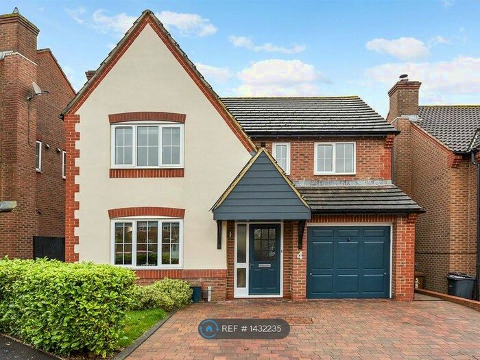 4 Bedroom Detached House To Rent In Lubeck Drive, Andover, SP10