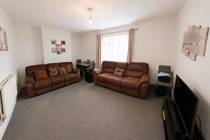2 Bedroom Apartment To Rent In Heathway, Dagenham, RM10