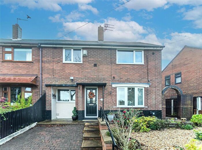 3 Bedroom End Of Terrace House For Sale In Wildmoor Avenue, Oldham, Greater Manchester, OL4