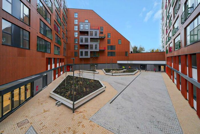 1 Bedroom Flat To Rent In Market Street, Bracknell, RG12