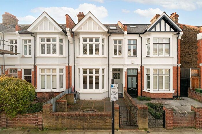 5 Bedroom Semi-Detached House To Rent In Sedgeford Road, London, W12