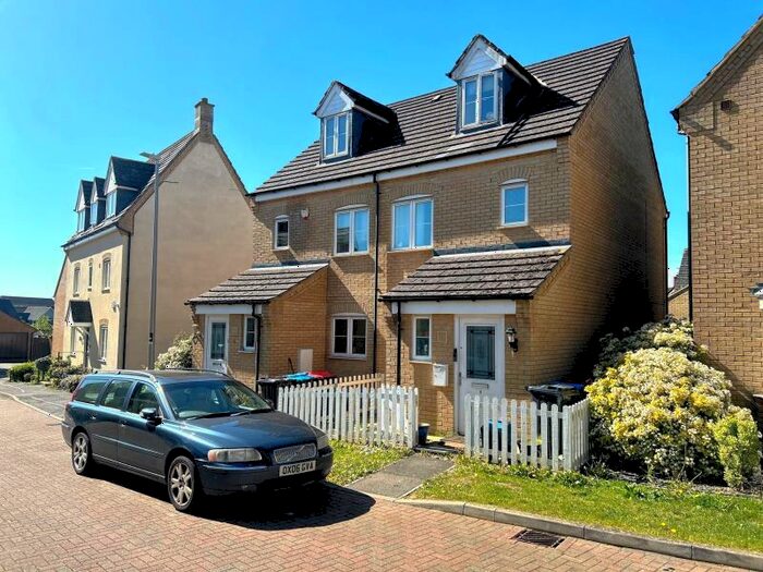 3 Bedroom Semi-Detached House To Rent In Oberon Way, Oxley Park, MK4