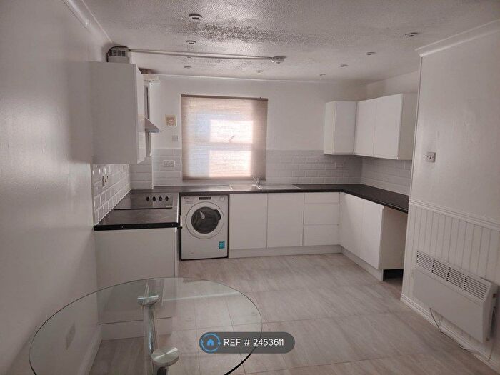 3 Bedroom Semi-Detached House To Rent In Water Lane, Purfleet, RM19