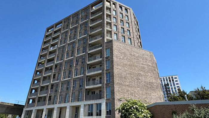 1 Bedroom Flat For Sale In Copeland Court, Knights Road, Silvertown, London, E16