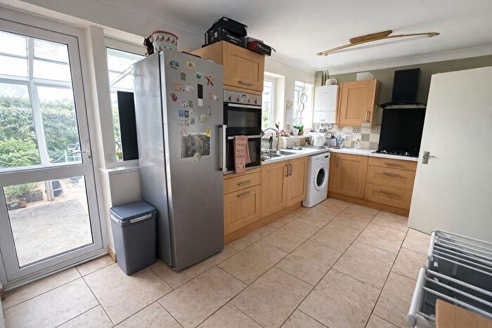 3 Bedroom End Of Terrace House For Sale In Thornbridge Avenue, Swindon, SN3