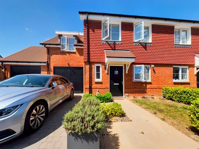 3 Bedroom Semi-Detached House To Rent In Lots Drive, Faygate, Horsham, RH12