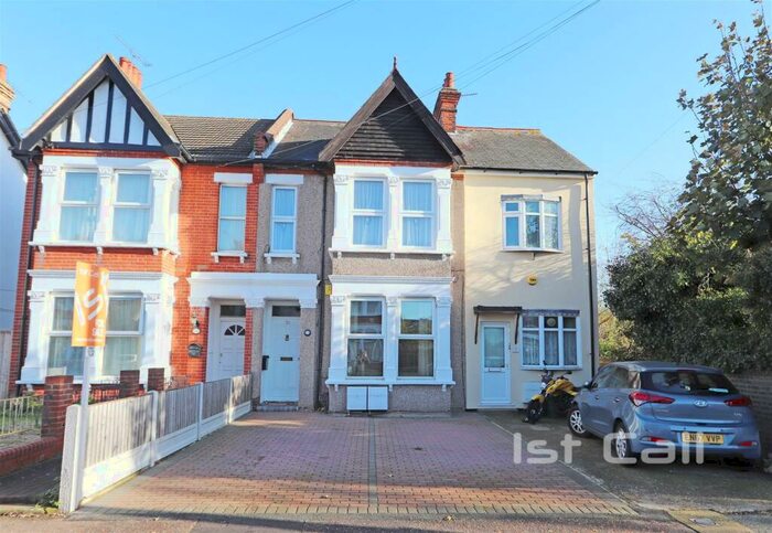 2 Bedroom Flat To Rent In Bellevue Avenue, Southend On Sea, SS1