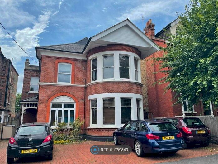 2 Bedroom Flat To Rent In Wimbledon, London, SW19