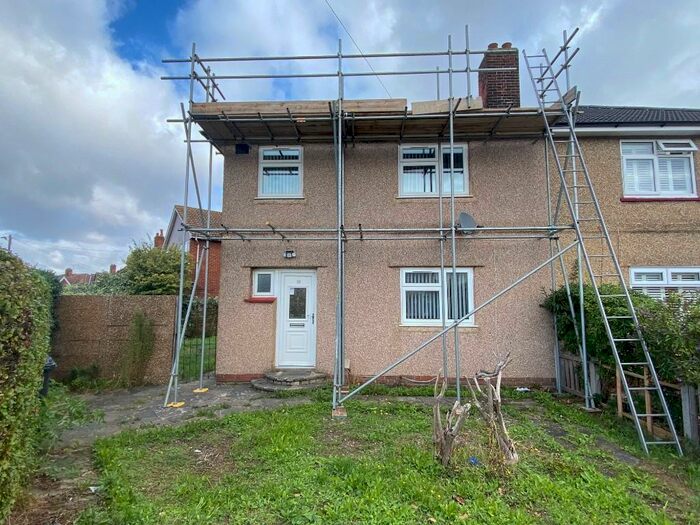 3 Bedroom Semi-Detached House To Rent In Park Lane, Romford, London, RM6