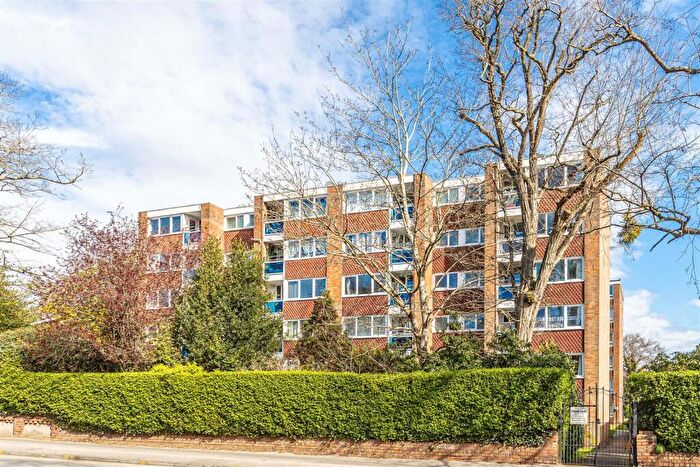 2 Bedroom Flat For Sale In Poole Road, Poole, BH12