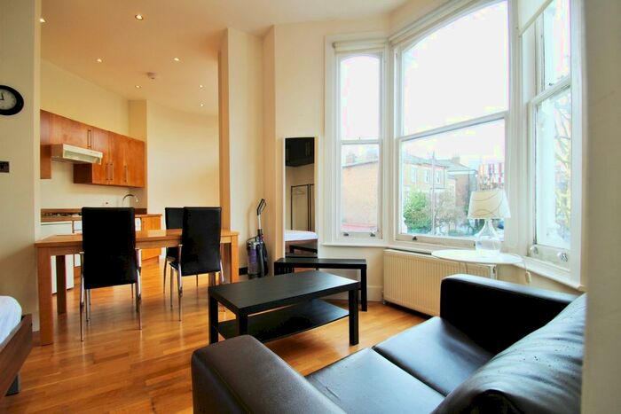 Studio To Rent In Tabley Road, Holloway, N7