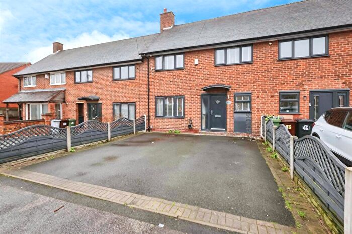 3 Bedroom Semi-Detached House For Sale In Withy Grove, Birmingham, B37