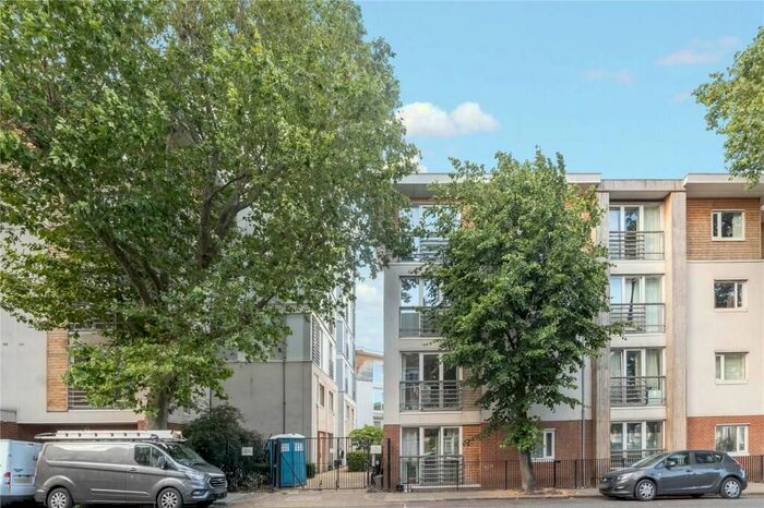 2 Bedroom Property To Rent In Island Apartments, Coleman Fields, N1