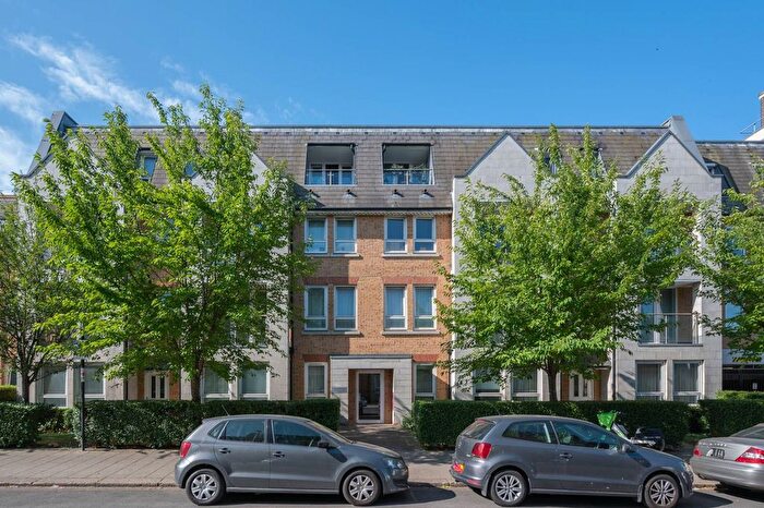 2 Bedroom Flat To Rent In Old Devonshire Road, Balham, London, SW12