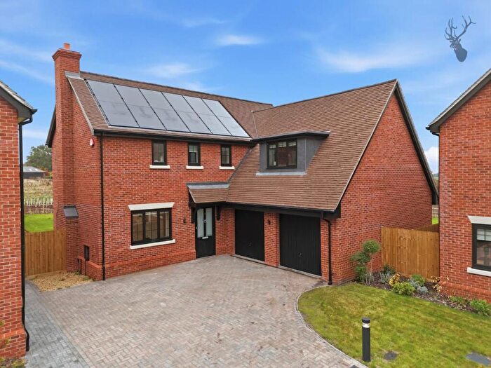 4 Bedroom House For Sale In High House Farm, Stapleford Abbotts, RM4