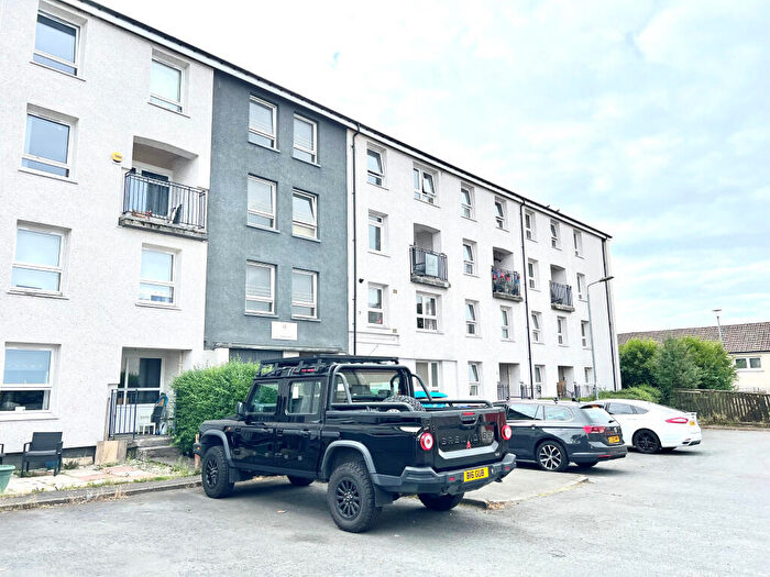 3 Bedroom Flat For Sale In Dee Place, Johnstone, PA5